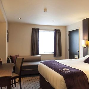 Zimmer mit Kingsize-Bett